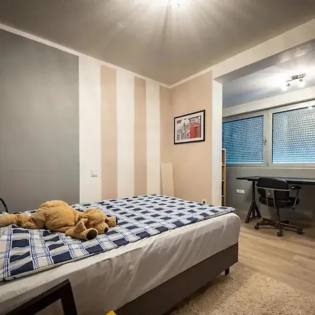 Spacious And Good Apartment 아파트