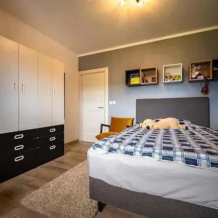 아파트 Spacious And Good Apartment *